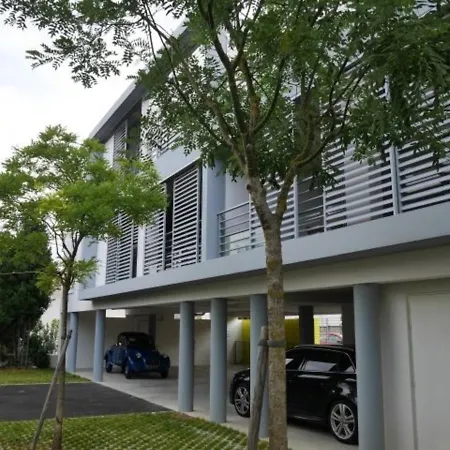 3 Etoiles A Royan, 2 Pas De La Plage, Terrasse, Parking, Wifi ! - Fr-1-539-5 *