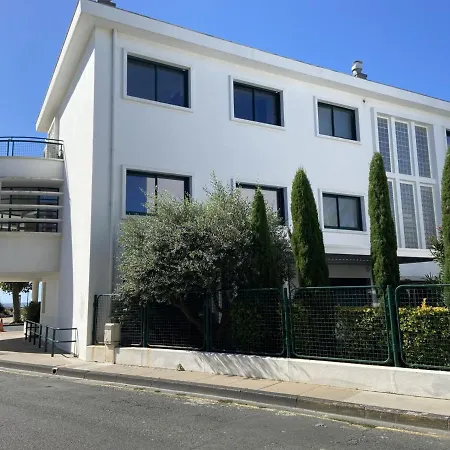 3 Etoiles A Royan, 2 Pas De La Plage, Terrasse, Parking, Wifi ! - Fr-1-539-5 Royan