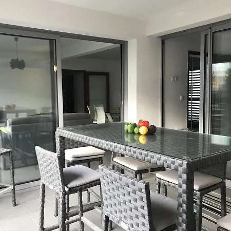 Apartament 3 Etoiles A Royan, 2 Pas De La Plage, Terrasse, Parking, Wifi ! - Fr-1-539-5 *