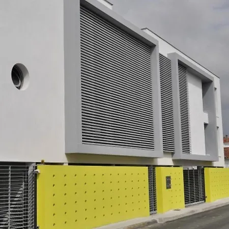 3 Etoiles A Royan, 2 Pas De La Plage, Terrasse, Parking, Wifi ! - Fr-1-539-5 Apartament