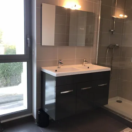 3 Etoiles A Royan, 2 Pas De La Plage, Terrasse, Parking, Wifi ! - Fr-1-539-5 * Royan
