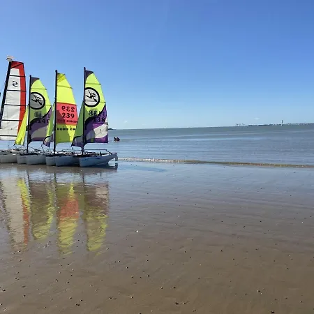 3 Etoiles A Royan, 2 Pas De La Plage, Terrasse, Parking, Wifi ! - Fr-1-539-5 Apartament Royan
