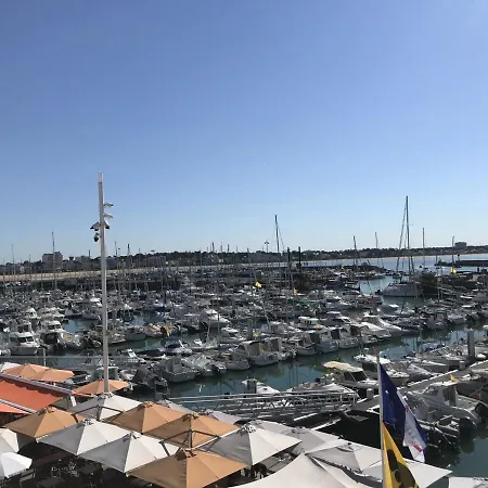 3 Etoiles A Royan, 2 Pas De La Plage, Terrasse, Parking, Wifi ! - Fr-1-539-5