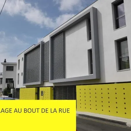 Apartament 3 Etoiles A Royan, 2 Pas De La Plage, Terrasse, Parking, Wifi ! - Fr-1-539-5