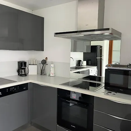 3 Etoiles A Royan, 2 Pas De La Plage, Terrasse, Parking, Wifi ! - Fr-1-539-5 Apartament Royan