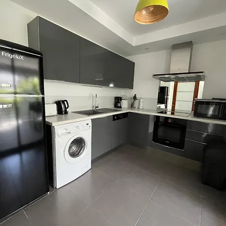 3 Etoiles A Royan, 2 Pas De La Plage, Terrasse, Parking, Wifi ! - Fr-1-539-5 Royan