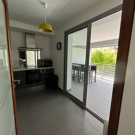 Apartament 3 Etoiles A Royan, 2 Pas De La Plage, Terrasse, Parking, Wifi ! - Fr-1-539-5 Royan